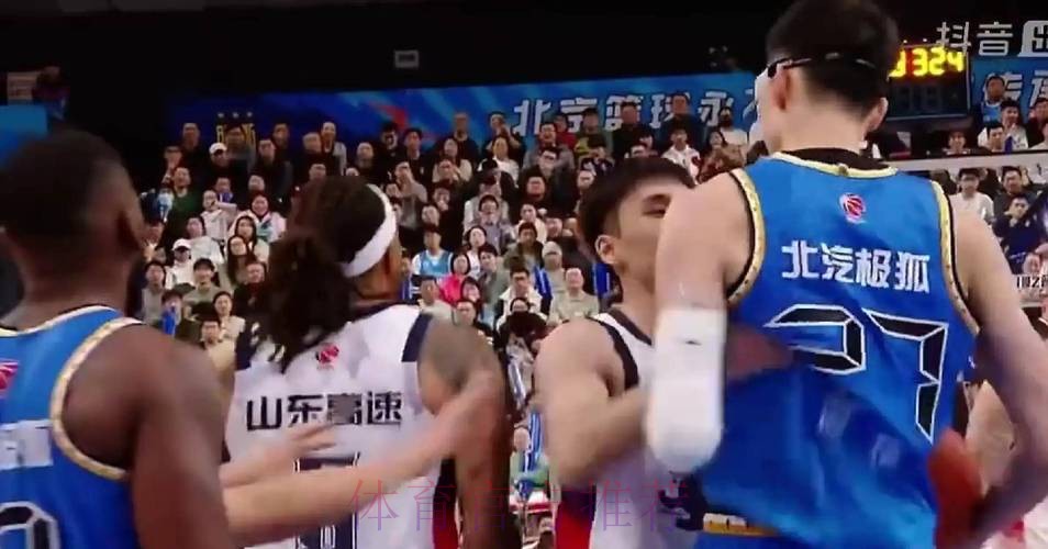 珀塞尔隔扣周琦+压哨绝杀！山东男篮击败北京，豪取五连胜