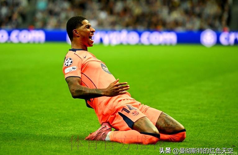 阿斯:斯特林被推荐给皇马巴萨拜仁切尔西等队 阿斯:斯特林被推荐给皇马巴萨拜仁切尔西等队